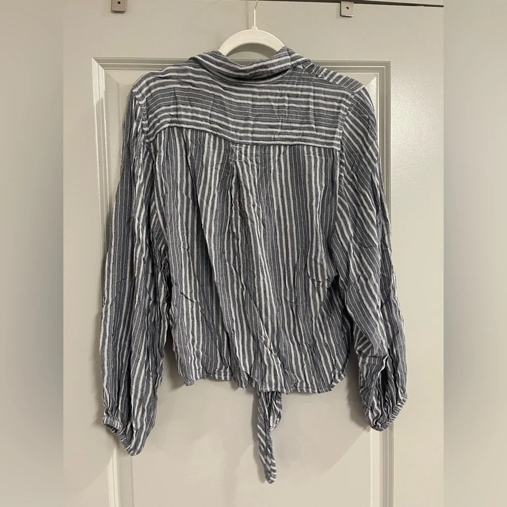 American Eagle Outfitters Blue Striped Button-Down Shirt - Picture 5 of 5